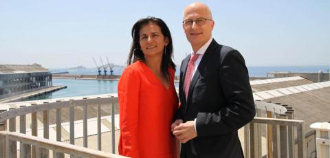 Photo de Christine Cabau-Woehrel et du premier maire de Hambourg Peter Tschentscher, lors de la visite du GPMM le 13 juillet